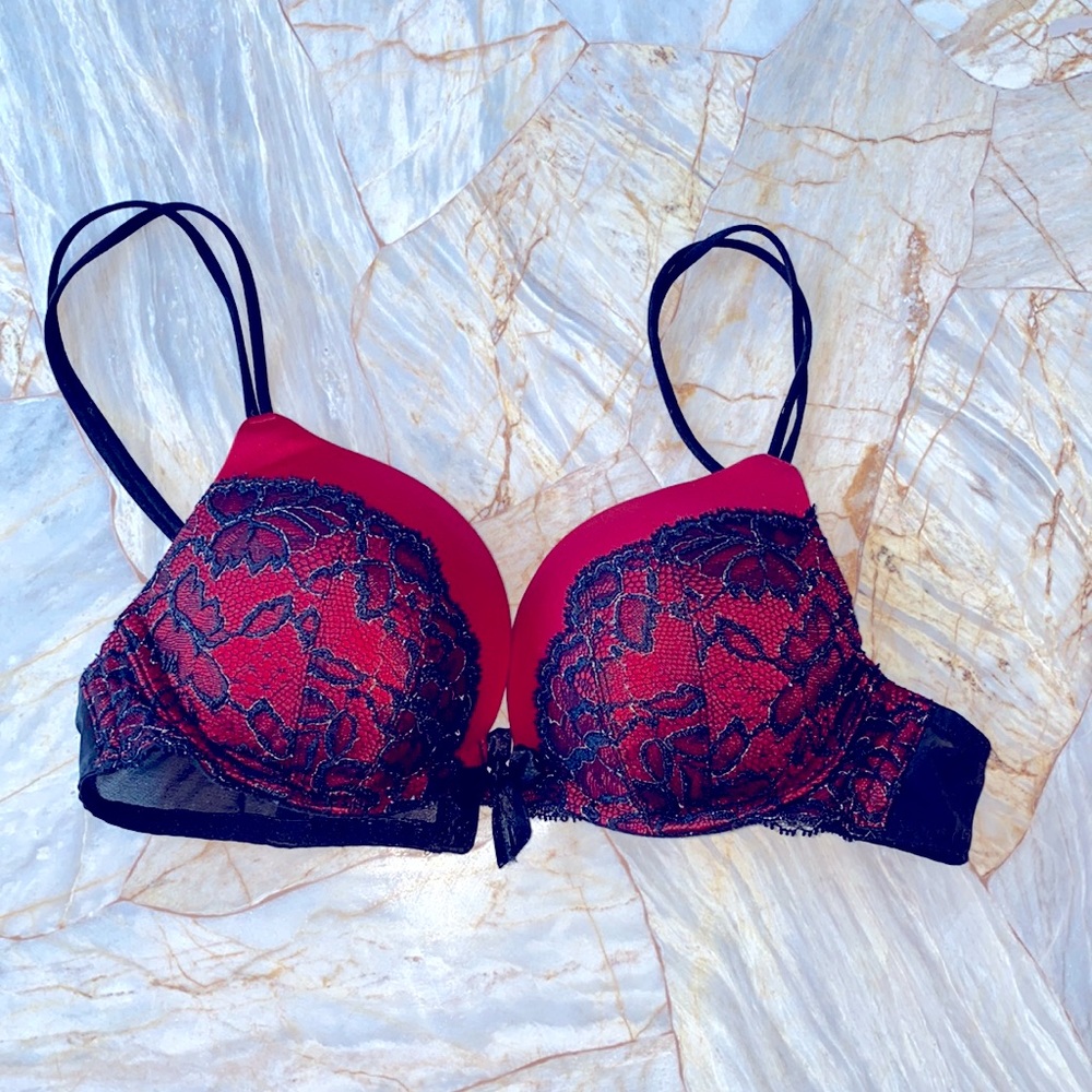 32A Victoria’s Secret Bombshell Push Up Bra Miraculous Red Lace